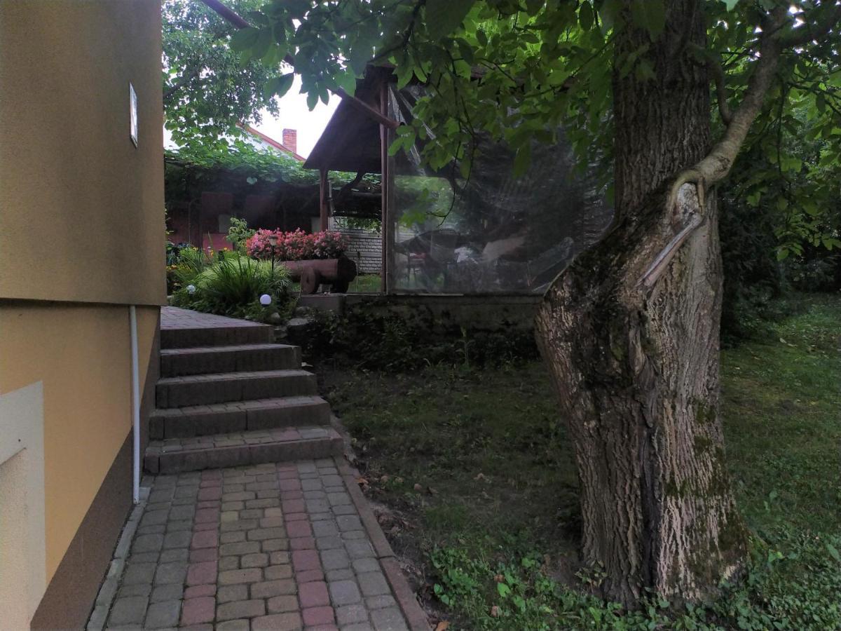 Apartament W Domu Na Wsi Tomaszow Lubelski Exterior photo